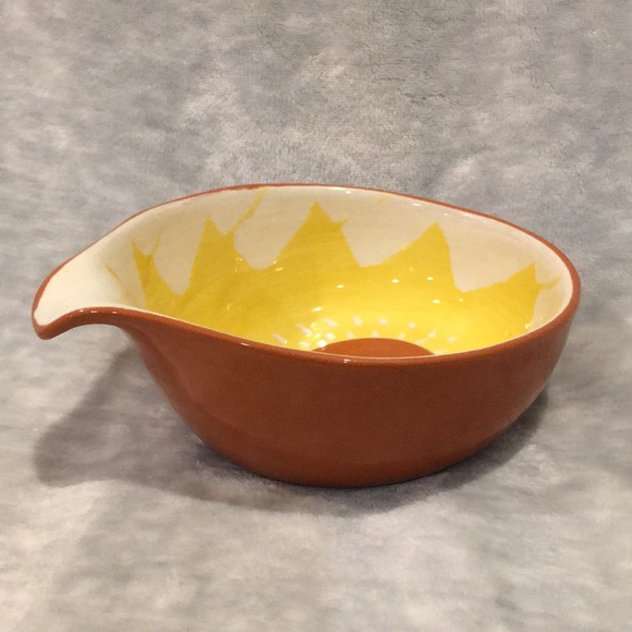 Crate & Barrel Sunflower Juicing Bowl glazed Ceramic Portugal NWT 7.5”x6.5” - Picture 5 of 16